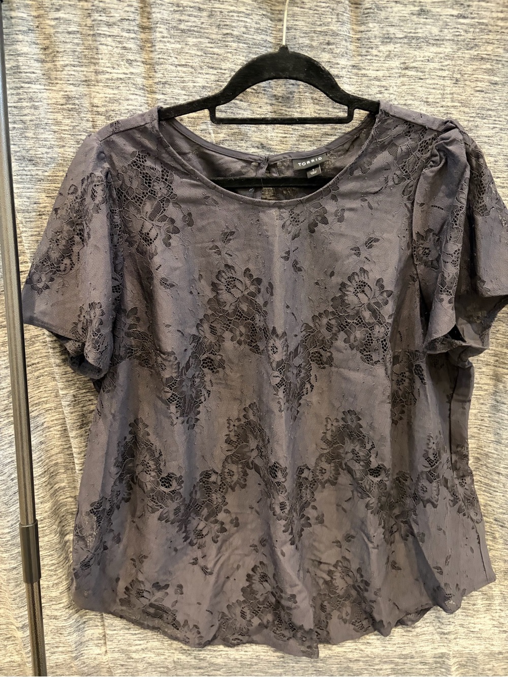 torrid charcoal gray floral lace short sleeve blouse